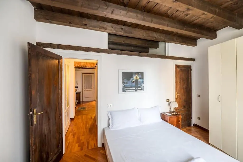 Wonderful Two Floors Apartment Milan
