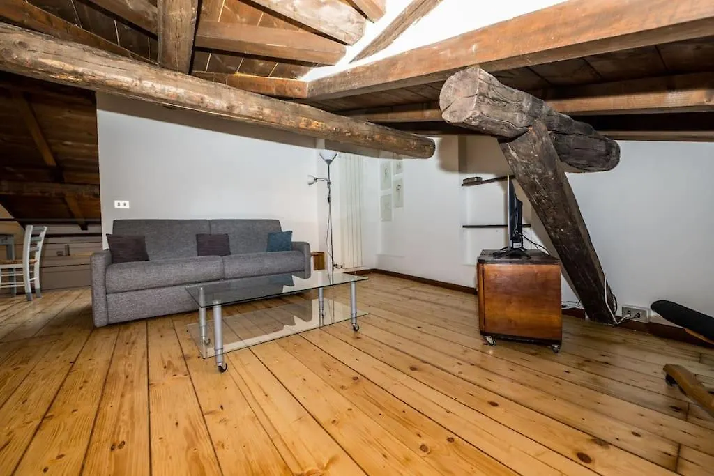 Wonderful Two Floors Apartment Milan