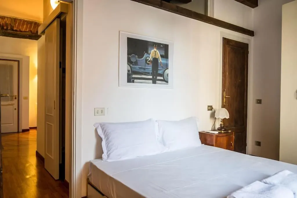 Wonderful Two Floors Apartment Milano Italien