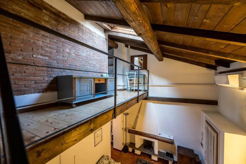 Wonderful Two Floors Apartment Milano